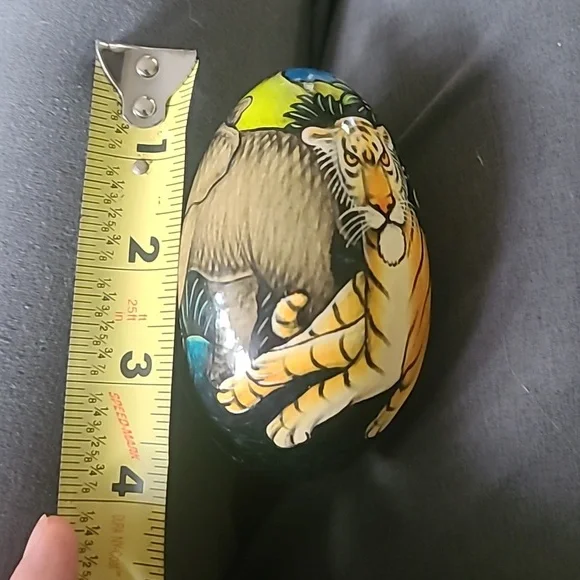 Hand-Painted Elephant And Tiger Hand Painted Decorative Egg, Bali - Picture 8 of 9